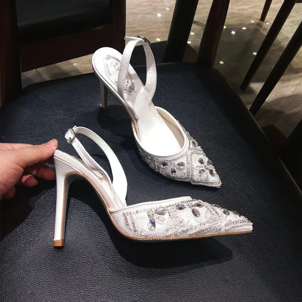 Charmant Ivoire Chaussure De Mariée 2019 Polyester Bride Cheville Perlage Faux Diamant Perle 9 cm Talons Aiguilles À Bout Pointu Mariage Talons Hauts