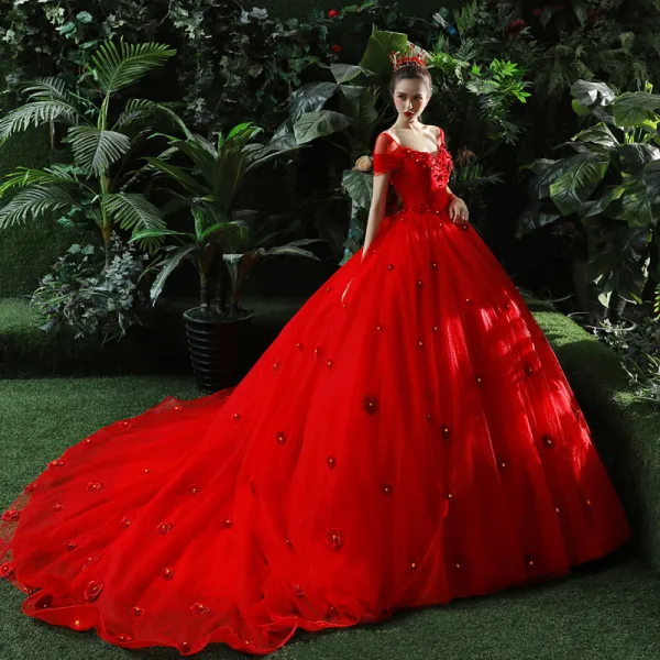 Haut de Gamme Rouge Robe De Mariée 2019 Robe Boule V-Cou Perle Faux Diamant Appliques Manches Courtes Dos Nu Chapel Train