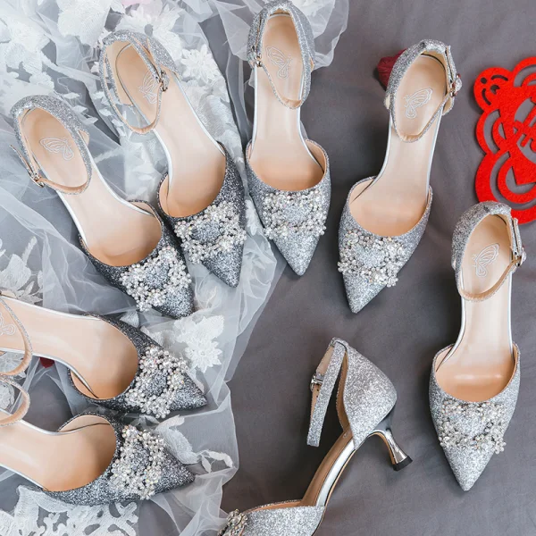 Glitzernden Silber Brautschuhe 2019 Strass Pailletten Knöchelriemen 7 cm Stilettos Spitzschuh Hochzeit Hochhackige