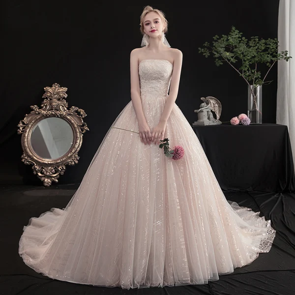 Charmant Champagne Robe De Mariée 2019 Princesse Bustier Perlage Paillettes En Dentelle Fleur Sans Manches Dos Nu Chapel Train