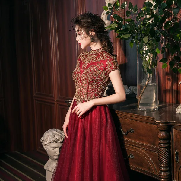 Vintage / Retro Burgundy Prom Dresses 2020 A-Line / Princess High Neck Gold Lace Short Sleeve Backless Floor-Length / Long Formal Dresses