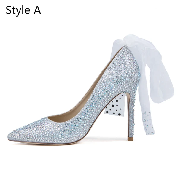Sjarmerende Sølv Brudesko 2019 Lær Rhinestone Sløyfe 10 cm Stiletthæler Spisse Bryllup Pumps