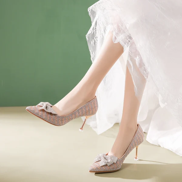 Charming Silver Wedding Bridesmaid Pumps 2019 Rhinestone Stiletto Heels 8 cm Bow Pointed Toe Wedding Shoes