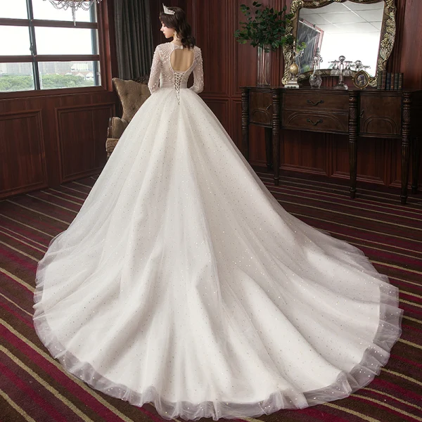 Chic Ivoire Robe De Mariée 2020 Princesse En Dentelle Perlage Étoile Paillettes Perle V-Cou Dos Nu 3/4 Manches Cathedral Train