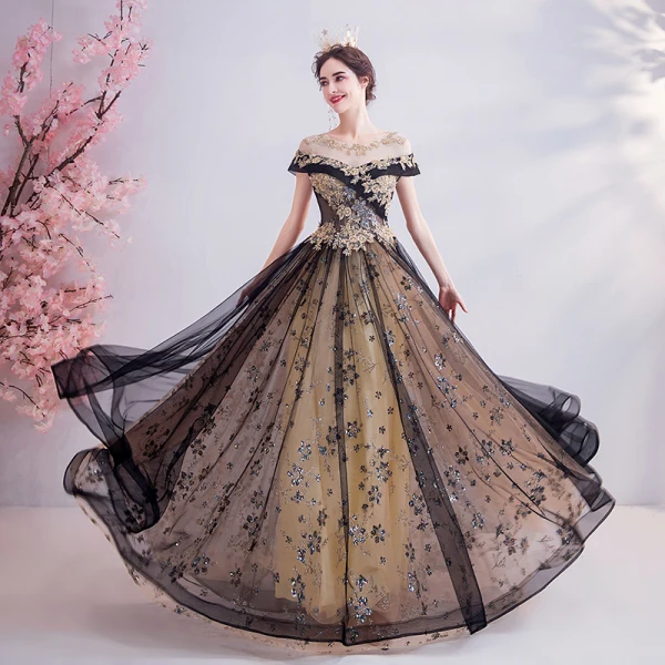 Haut de Gamme Noire Doré Robe De Soirée 2020 Princesse Encolure Dégagée Perlage Cristal Paillettes En Dentelle Fleur Manches Courtes Dos Nu Longue