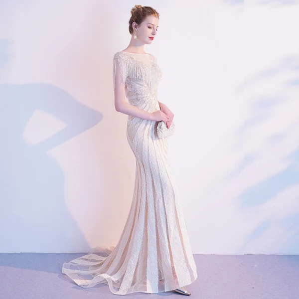 Luxe Champagne Robe De Soirée 2020 Trompette / Sirène Encolure Dégagée Fait main Perlage Gland En Dentelle Faux Diamant Paillettes Manches Courtes Train De Balayage Robe De Ceremonie