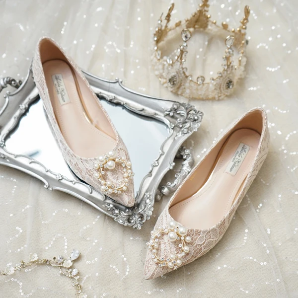 Charming Silver Flat Lace Wedding Shoes 2020 Pearl Rhinestone Pointed Toe