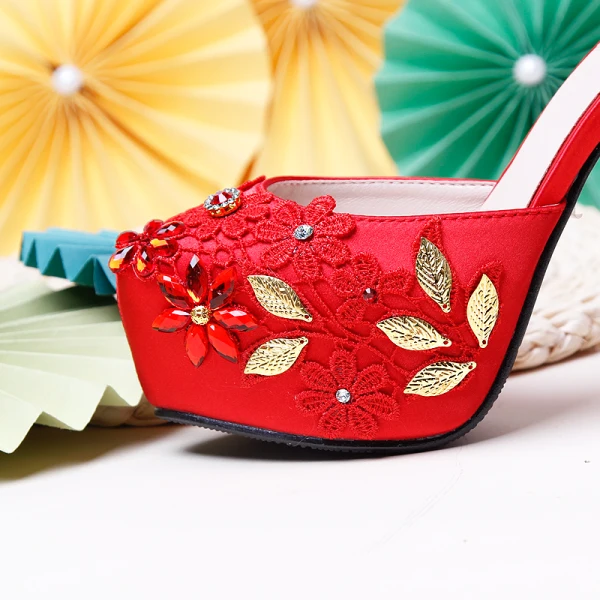 Fashion Red Wedding Shoes 2020 Satin Ankle Strap Rhinestone Lace Flower 14 cm Stiletto Heels Pointed Toe Wedding High Heels