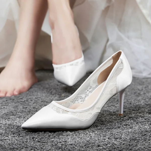 Proste / Simple Czerwone Buty Ślubne 2020 Koronkowe Satyna 7 cm Szpilki Szpiczaste Ślub Czółenka