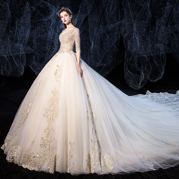 Luxe Champagne Robe De Mariée 2020 Robe Boule V-Cou Perlage Paillettes En Dentelle Fleur 1/2 Manches Dos Nu Royal Train