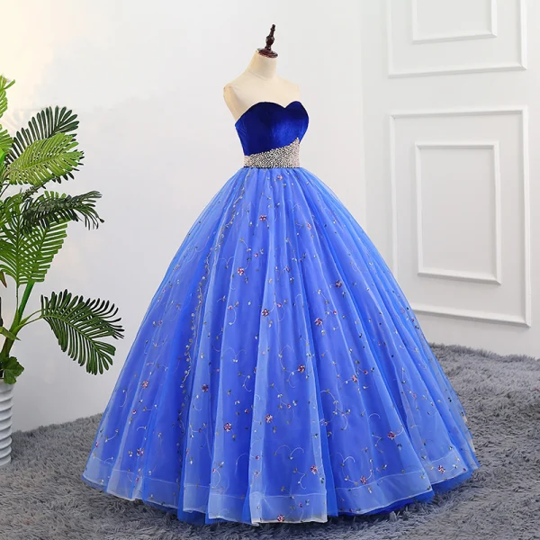 Elegant Kongeblå Quinceañera Ballkjoler 2018 Ballkjole Brodert Perle Suede Kjæreste Ryggløse Uten Ermer Lange Formelle Kjoler