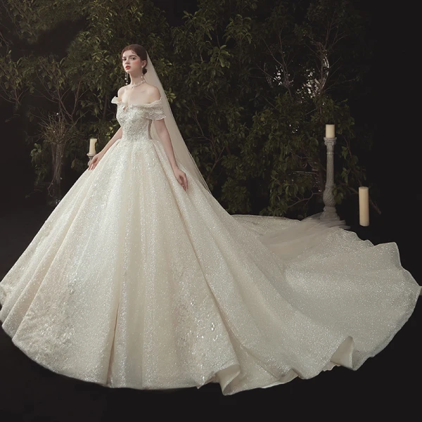 Luxe Champagne Robe De Mariée 2020 Robe Boule De l'épaule Glitter Perlage Paillettes Perle Manches Courtes Dos Nu Cathedral Train