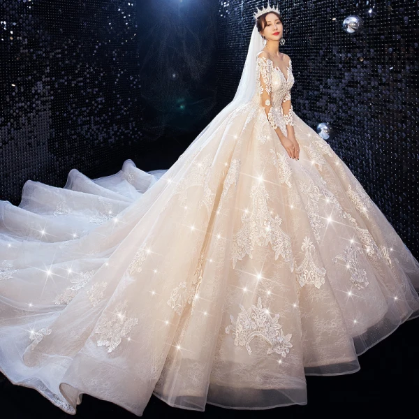 Luxe Champagne Robe De Mariée 2020 Robe Boule Encolure Dégagée Perlage Paillettes En Dentelle Fleur 3/4 Manches Dos Nu Royal Train
