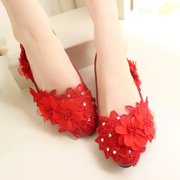 Chic / Beautiful Ivory Low Heel Wedding Shoes 2020 Rhinestone Lace Flower Appliques 4 cm Stiletto Heels Round Toe Wedding Pumps