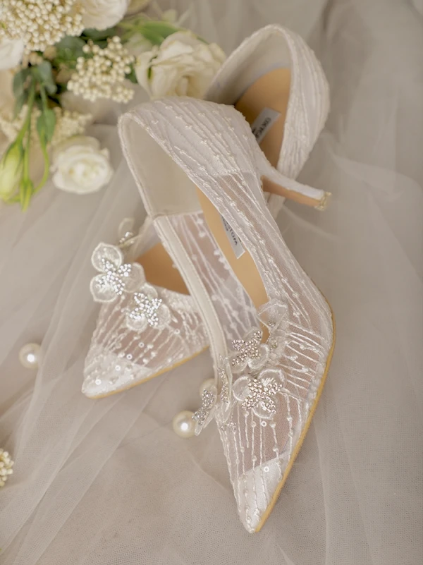 Chic Ivoire Chaussure De Mariée 2020 Cuir Fait main Perlage En Dentelle Fleur Mariage 9 cm Talons Aiguilles À Bout Pointu Escarpins