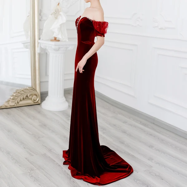Charming Burgundy Suede Evening Dresses 2021 Trumpet / Mermaid Off-The-Shoulder Pearl Short Sleeve Backless Sweep Train Evening Party Formal Dresses