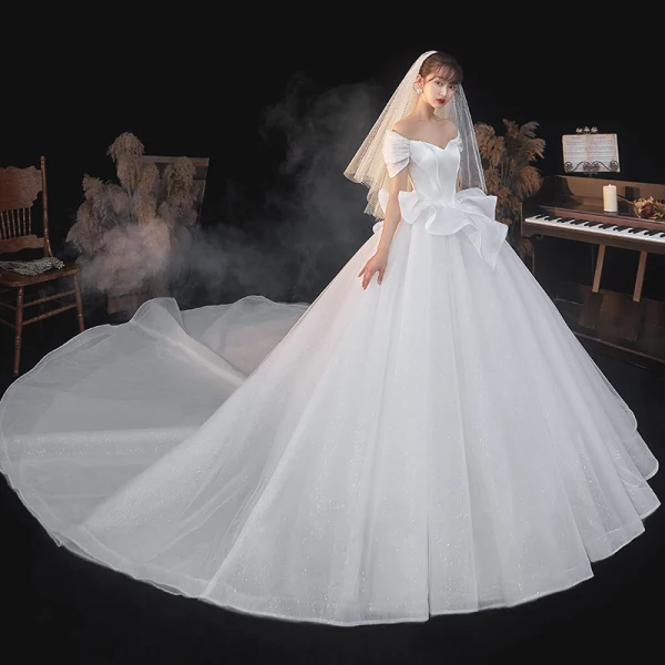 Haut de Gamme Élégant Ivoire Glitter Robe De Mariée 2021 Robe Boule De l'épaule Manches Courtes Dos Nu Royal Train Mariage