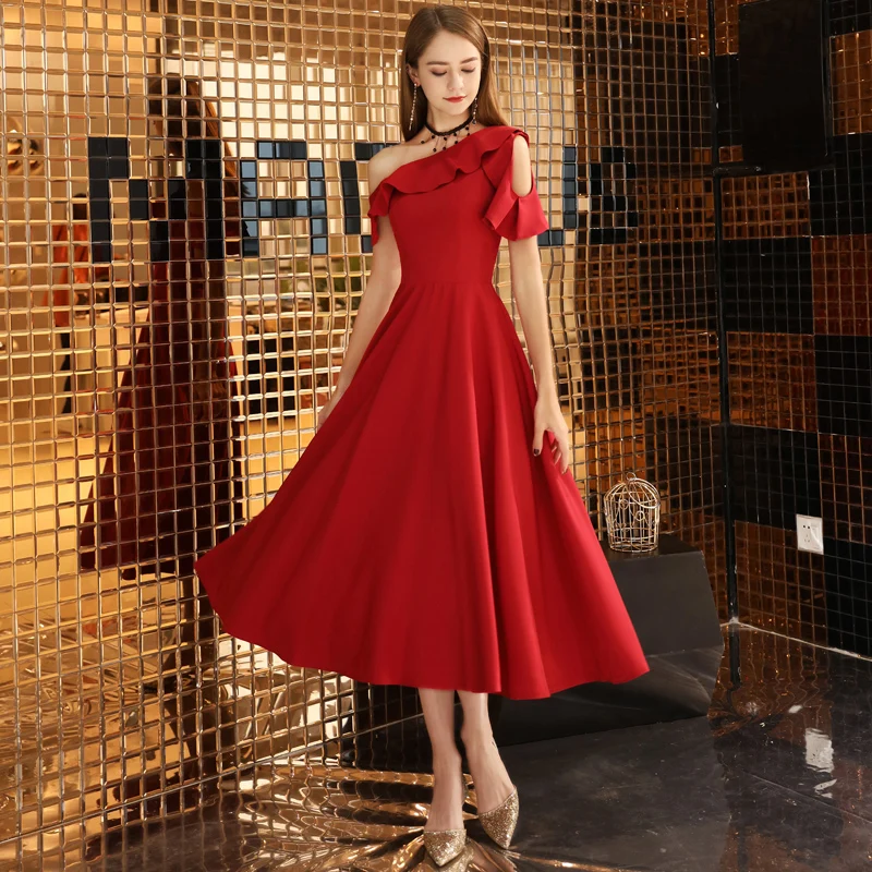 slim fit dress slacks Female Graduates In Black Dress And Red Gown With Arms Akimbo Custom G –  Figure Bobblehead main image 0