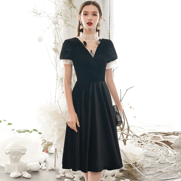 Classy Burgundy Homecoming Graduation Dresses 2020 A-Line / Princess Suede High Neck Beading Rhinestone Short Sleeve Backless Knee-Length Formal Dresses