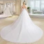 Élégant Ivoire Robe De Mariée 2018 Robe Boule En Dentelle Appliques Percé Encolure Dégagée Sans Manches Cathedral Train Mariage