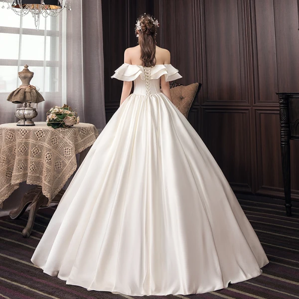 Modest / Simple Ivory Wedding Dresses 2020 Ball Gown Off-The-Shoulder Short Sleeve Backless Floor-Length / Long