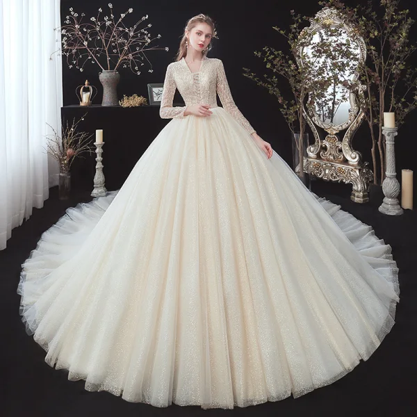 Eleganta Champagne Glittriga / Glitter Bröllopsklänningar 2020 Balklänning V-Hals Beading Rhinestone Paljetter Spets Blomma Långärmad Halterneck Royal Train