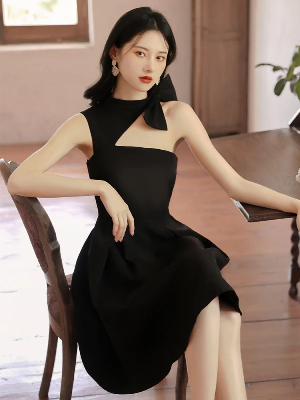 Fashion Summer Black Homecoming Graduation Dresses 2021 A-Line / Princess One-Shoulder Sleeveless Backless Bow Knee-Length Formal Dresses