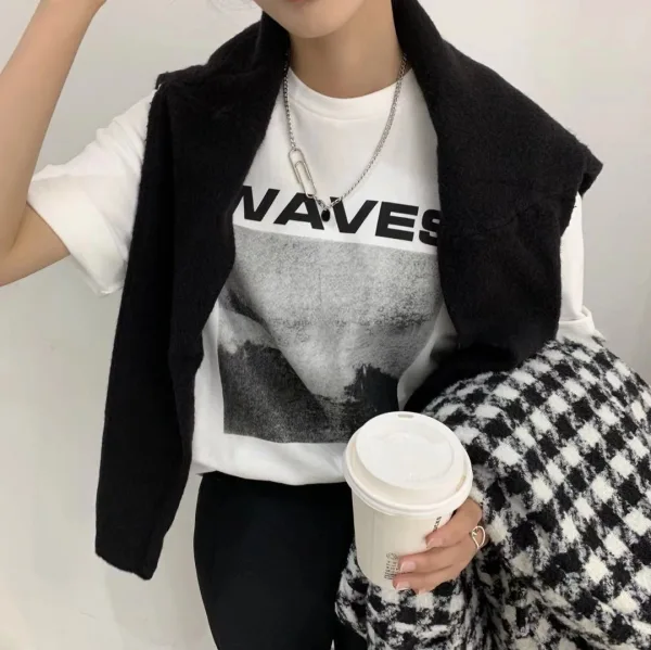 Été Blanche Impression Ample T-Shirts 2021 Encolure Dégagée Coton Hauts pour Femmes