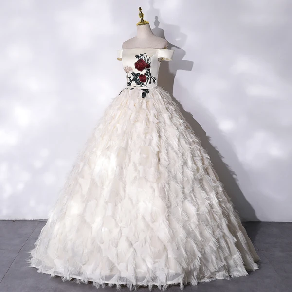 Élégant Champagne En Dentelle Fleur Gland Robe De Bal 2021 Princesse Satin De l'épaule Manches Courtes Dos Nu Longue Robe De Ceremonie