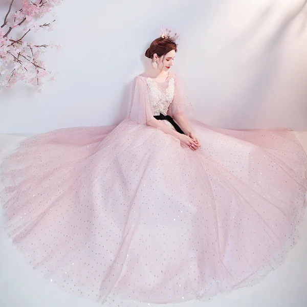 Chic / Belle Rougissant Rose Robe De Bal 2021 Princesse Encolure Dégagée Perlage Perle Faux Diamant En Dentelle Fleur Manches Courtes Dos Nu Noeud Ceinture Longue Robe De Ceremonie