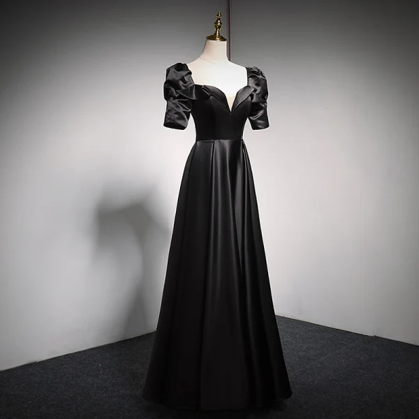 Chic Noire Satin Robe De Bal 2021 Princesse Encolure Carrée Gonflée Manches Courtes Dos Nu Paillettes Noeud Longue Robe De Ceremonie