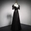 Chic Noire Satin Robe De Bal 2021 Princesse Encolure Carrée Gonflée Manches Courtes Dos Nu Paillettes Noeud Longue Robe De Ceremonie