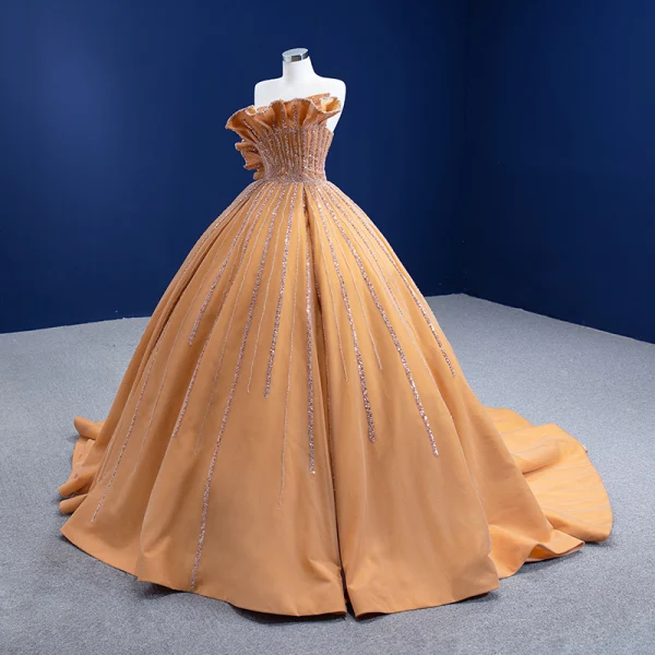 Haut de Gamme Champagne Perlage Paillettes Robe De Mariée 2021 Robe Boule Volants Bustier Sans Manches Dos Nu Tribunal Train Mariage