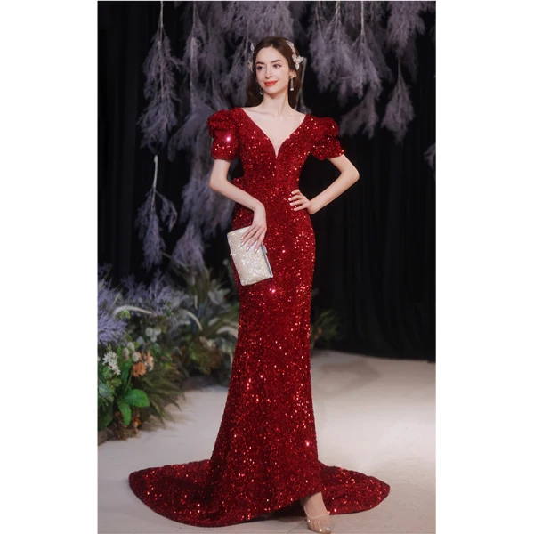 Scintillantes Bordeaux Perlage Paillettes Robe De Soirée 2021 Trompette / Sirène V-Cou Manches Courtes Dos Nu Noeud Train De Balayage Robe De Ceremonie
