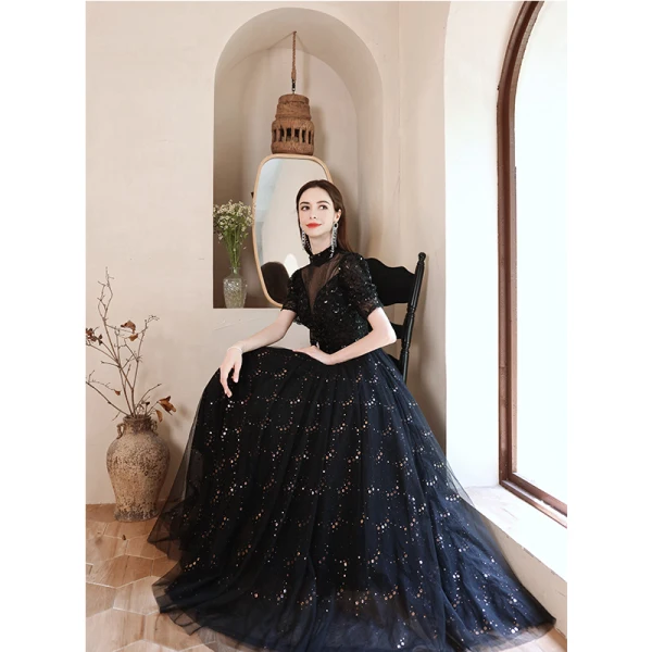 Charmant Noire Perlage Paillettes Robe De Bal 2021 Princesse Col Haut Manches Courtes Dos Nu Longue Robe De Ceremonie