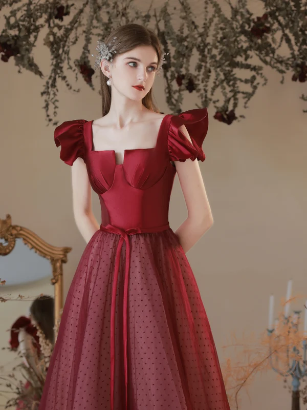 Elegant Burgundy Satin Spotted Prom Dresses 2021 A-Line / Princess Square Neckline Short Sleeve Backless Bow Floor-Length / Long Formal Dresses