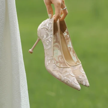 Chic Beautiful Champagne Lace Flower Wedding Shoes 2021 8 Cm Stiletto Heels Pointed Toe Wedding Pumps High Heels