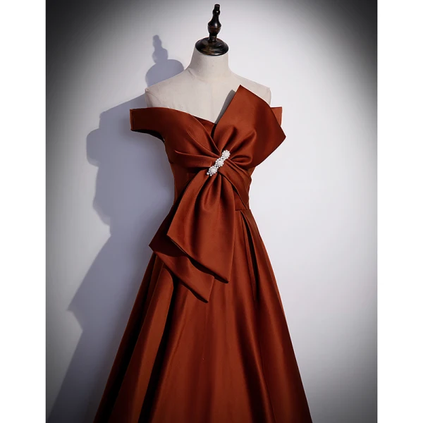 Elegant Coffee Satin Prom Dresses 2022 A-Line / Princess Off-The-Shoulder Bow Short Sleeve Backless Floor-Length / Long Formal Dresses