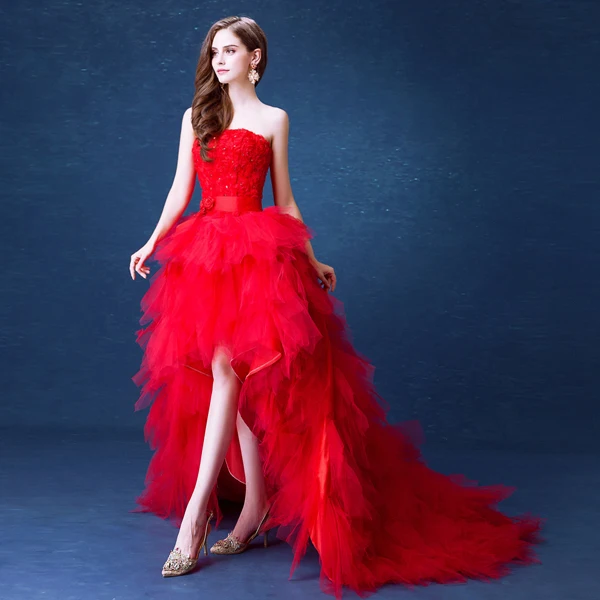 Sexy Rouge Asymétrique Robe De Mariée 2020 Robe Boule Bustier Cristal Appliques Ceinture Sans Manches Dos Nu Volants en Cascade Tribunal Train