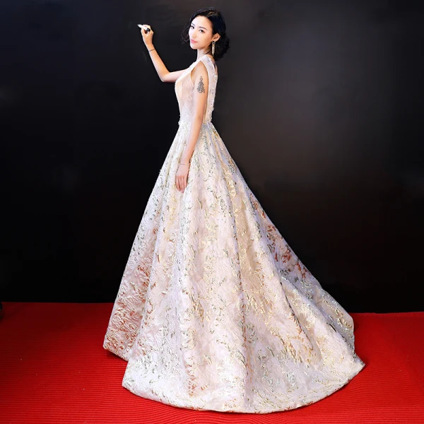Luxe Champagne Robe De Soirée 2018 Princesse En Dentelle Appliques Perlage Perle Paillettes V-Cou Dos Nu Sans Manches Train De Balayage Robe De Ceremonie