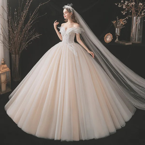 Charmant Champagner Brautkleider / Hochzeitskleider 2021 Ballkleid Off Shoulder Perlenstickerei Spitze Blumen Ärmellos Rückenfreies Lange Hochzeit
