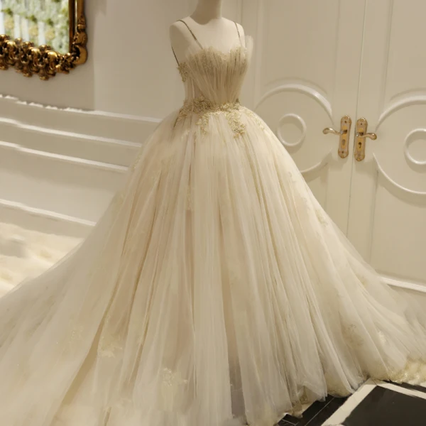 Luxe Champagne Robe De Mariée 2018 Dos Nu Robe Boule Perlage Paillettes Bretelles Spaghetti Sans Manches Royal Train Mariage