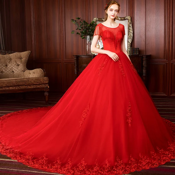 Charmant Rouge Robe De Mariée 2020 Robe Boule Encolure Dégagée Perlage Gland En Dentelle Fleur Sans Manches Dos Nu Royal Train