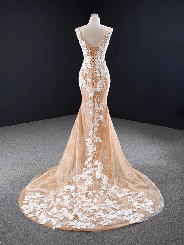 High End Champagner Brautkleider / Hochzeitskleider 2023 Meerjungfrau Rundhalsausschnitt Spitze Blumen Ärmellos Rückenfreies Hof-Schleppe