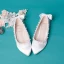 Élégant Ivoire Satin Plate Chaussure De Mariée 2020 Perle En Dentelle Fleur Noeud À Bout Pointu