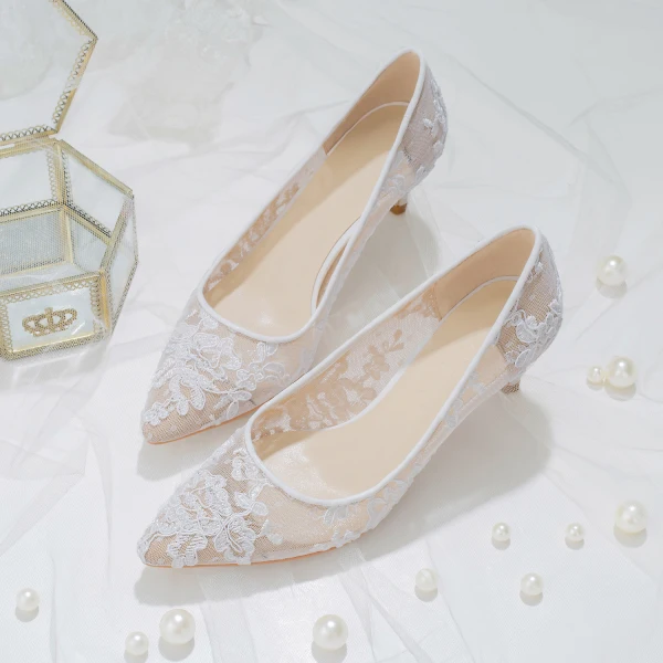 Snygga / Fina Elfenben Spets Blomma Brudskor 2020 Läder 8 cm Stilettklackar Spetsiga Pierced Bröllop Pumps