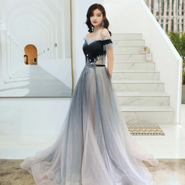 Charmant Bleu Marine Robe De Soirée 2020 Princesse Daim De l'épaule Perlage Paillettes En Dentelle Fleur Manches Courtes Dos Nu Longue Robe De Ceremonie
