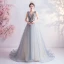Élégant Bleu Ciel Robe De Bal 2020 Princesse V-Cou Perlage Faux Diamant En Dentelle Fleur Sans Manches Dos Nu Train De Balayage Robe De Ceremonie
