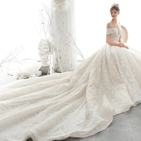 Luxus / Herrlich Off Shoulder Brautkleider / Hochzeitskleider 2020 Ballkleid Perlenstickerei Spitze Blumen Applikationen Glanz Pailletten Ärmellos Rückenfreies Königliche Schleppe