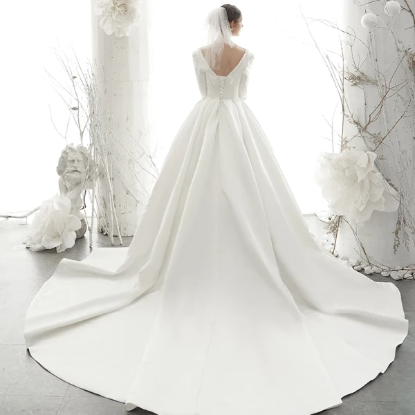 Simple Ivoire Satin Robe De Mariée 2020 Princesse Encolure Carrée Perlage Perle 1/2 Manches Dos Nu Cathedral Train